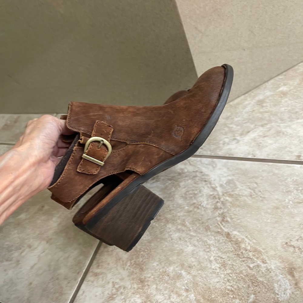 Born margrit euc Brown Suede Slingback Ankle Boots Buckle Block Heel Women 9.5 - Picture 3 of 10